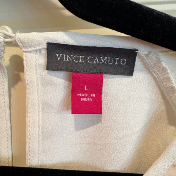NWT Vince Camuto Ivory Ruffle Top Size L - Picture 4 of 6